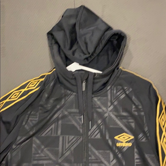 Umbro Light Hooded Jacket - Picture 2 of 5